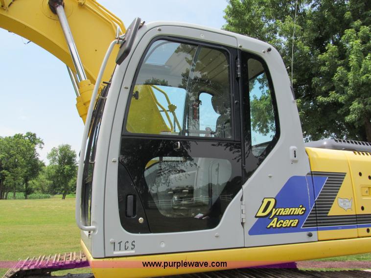 image for item C2233 2003 Kobelco SK160LC excavator