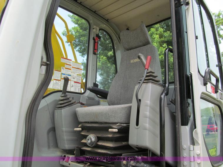 image for item C2233 2003 Kobelco SK160LC excavator