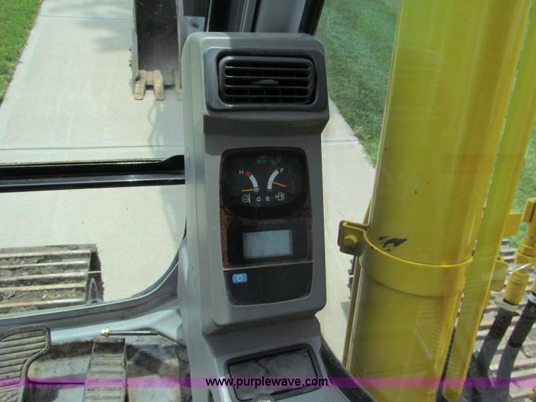 image for item C2233 2003 Kobelco SK160LC excavator