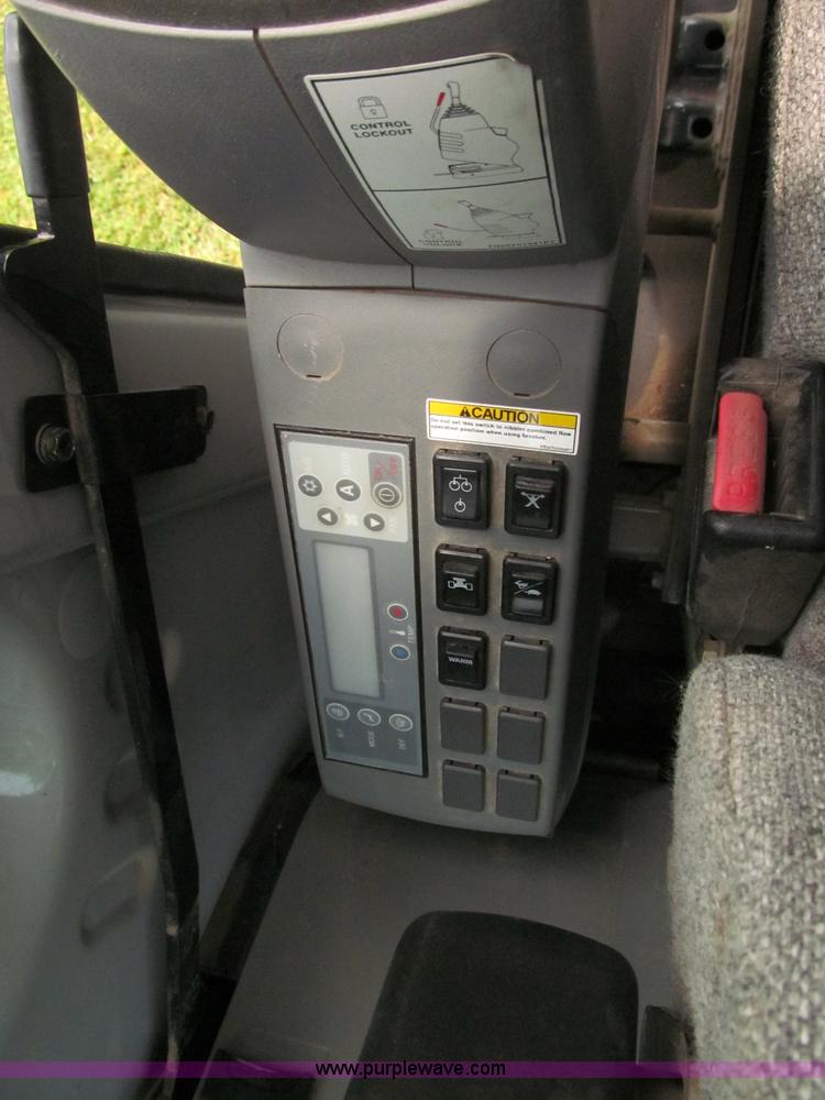 image for item C2233 2003 Kobelco SK160LC excavator