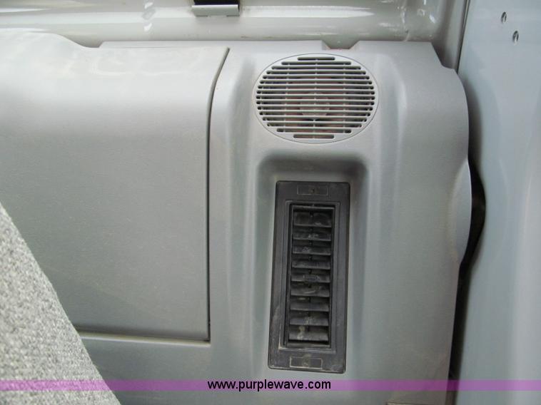 image for item C2233 2003 Kobelco SK160LC excavator