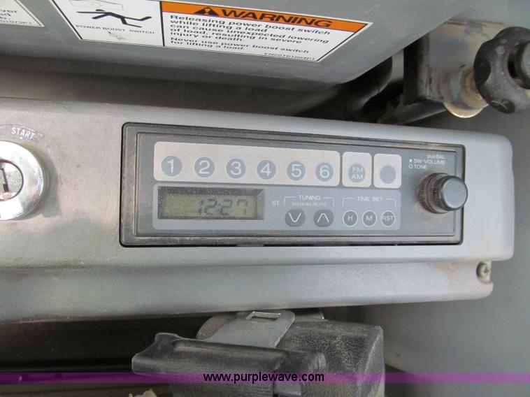 image for item C2233 2003 Kobelco SK160LC excavator