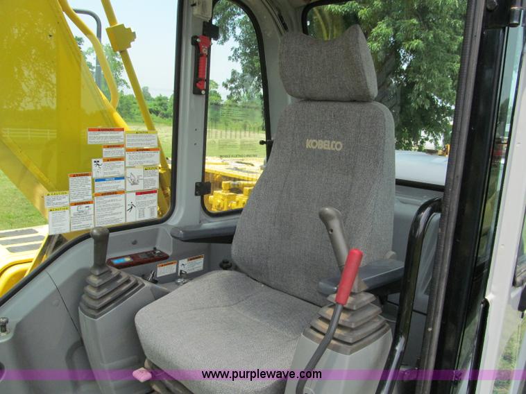 image for item C2233 2003 Kobelco SK160LC excavator