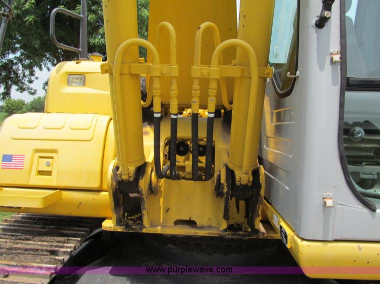 image for item C2233 2003 Kobelco SK160LC excavator