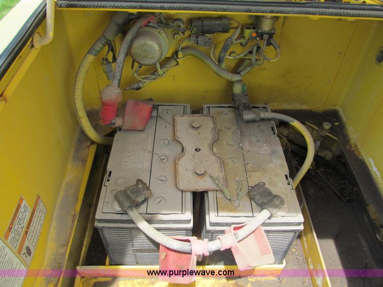 image for item C2233 2003 Kobelco SK160LC excavator