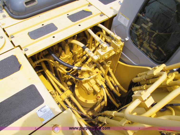 image for item C2233 2003 Kobelco SK160LC excavator