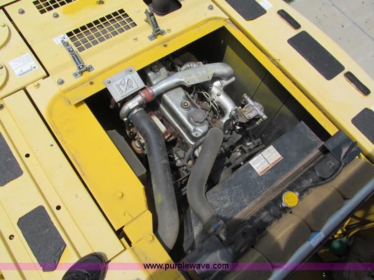 image for item C2233 2003 Kobelco SK160LC excavator