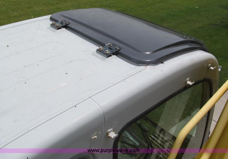 image for item C2233 2003 Kobelco SK160LC excavator