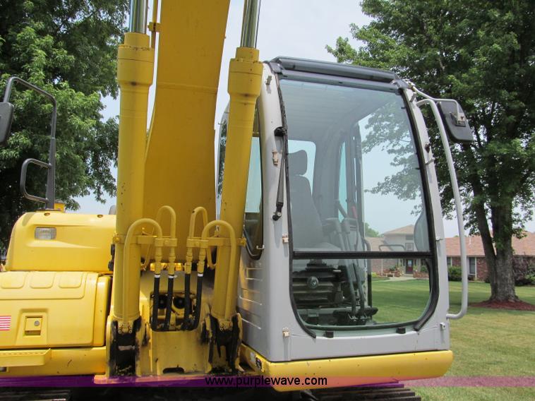 image for item C2233 2003 Kobelco SK160LC excavator