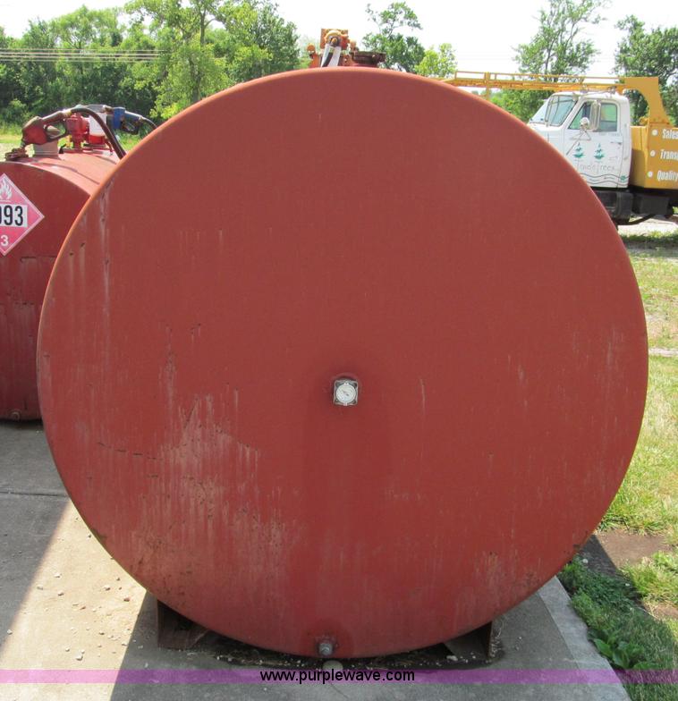 image for item C2235 2,000 gallon fuel tank
