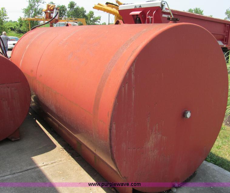 image for item C2235 2,000 gallon fuel tank
