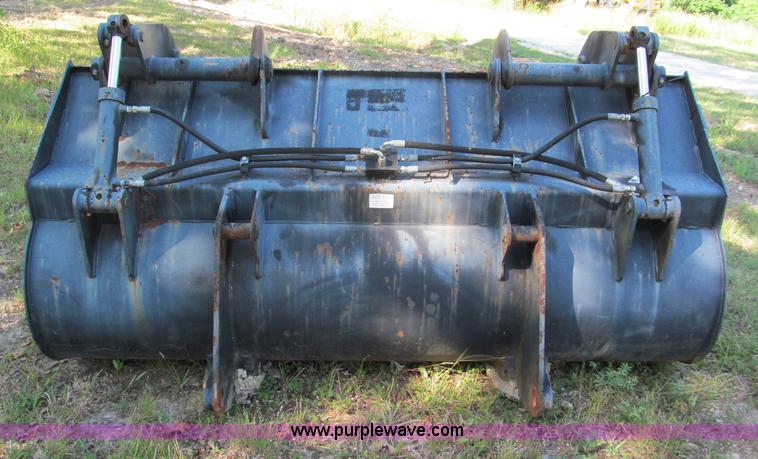image for item C2247 Bobcat Doosan 88" grapple bucket for wheel loader
