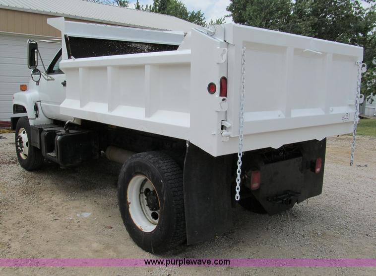 image for item C2300 2000 GMC C7500 dump truck