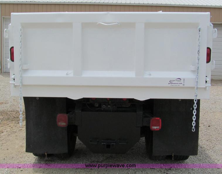 image for item C2300 2000 GMC C7500 dump truck