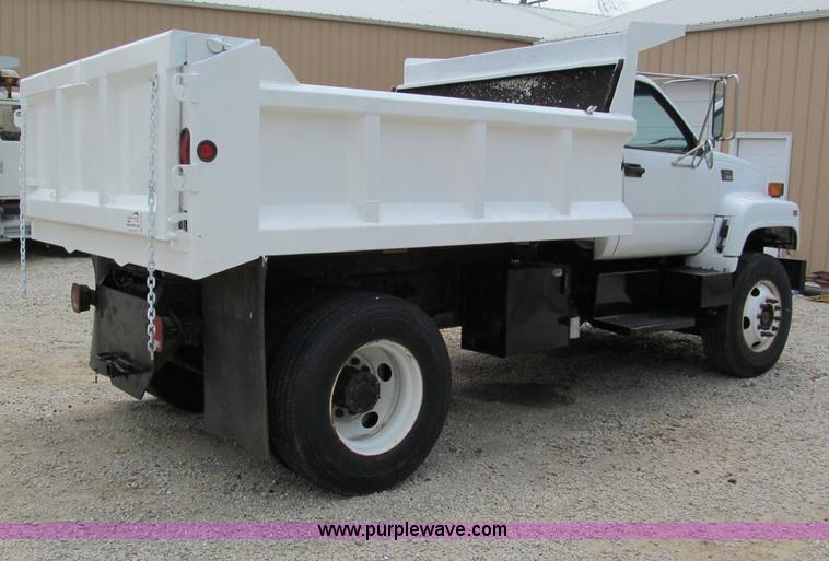 image for item C2300 2000 GMC C7500 dump truck