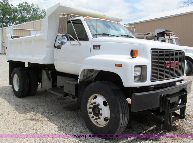 image for item C2300 2000 GMC C7500 dump truck