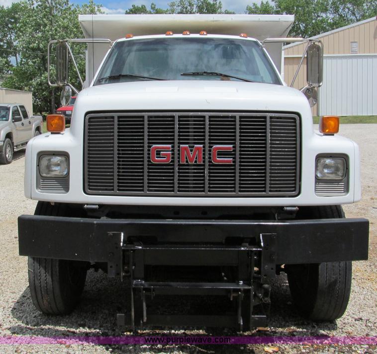 image for item C2300 2000 GMC C7500 dump truck