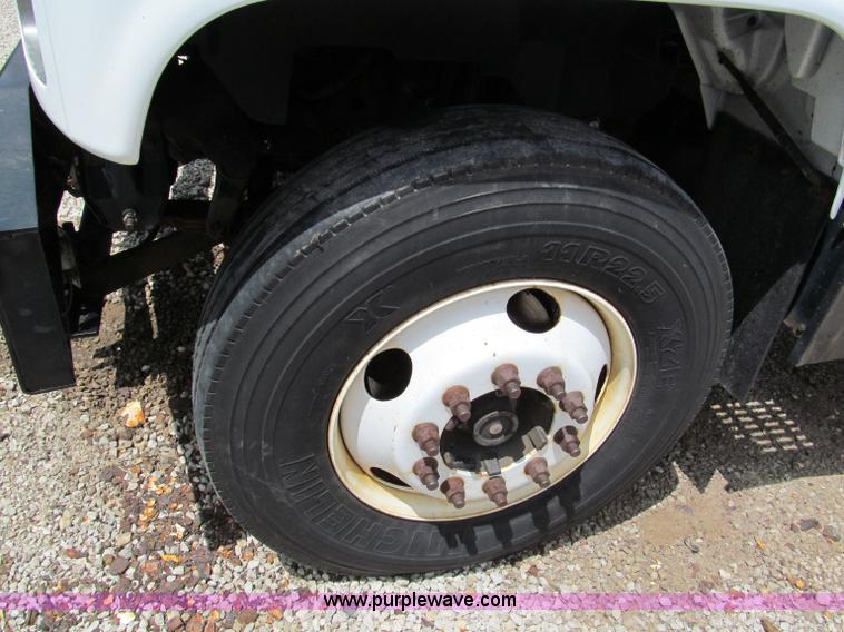 image for item C2300 2000 GMC C7500 dump truck