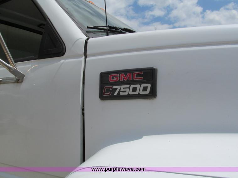 image for item C2300 2000 GMC C7500 dump truck