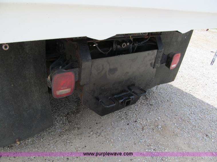 image for item C2300 2000 GMC C7500 dump truck