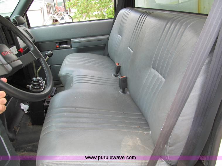 image for item C2300 2000 GMC C7500 dump truck