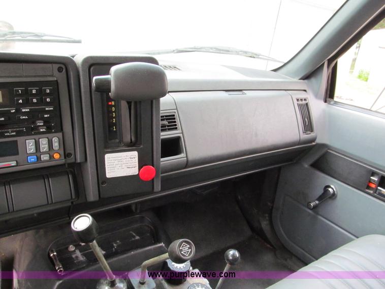 image for item C2300 2000 GMC C7500 dump truck