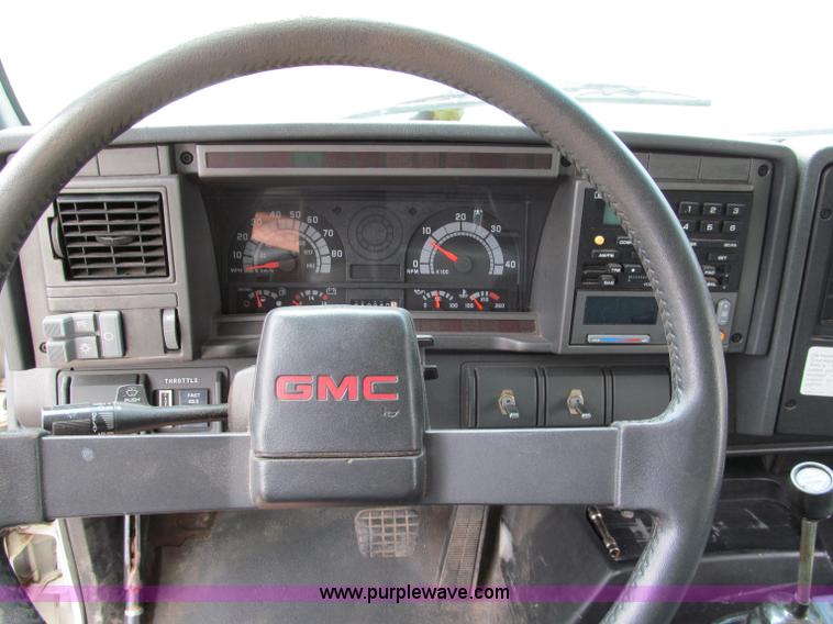 image for item C2300 2000 GMC C7500 dump truck