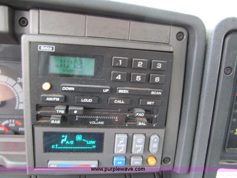 image for item C2300 2000 GMC C7500 dump truck