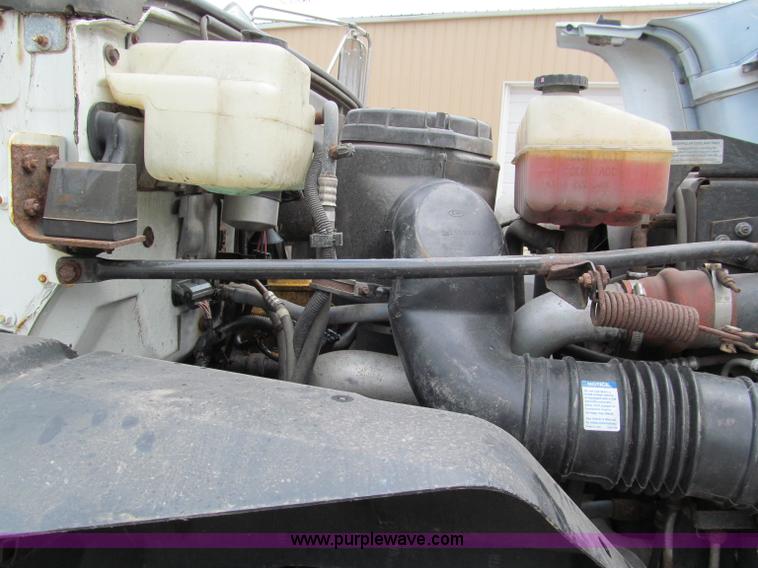 image for item C2300 2000 GMC C7500 dump truck