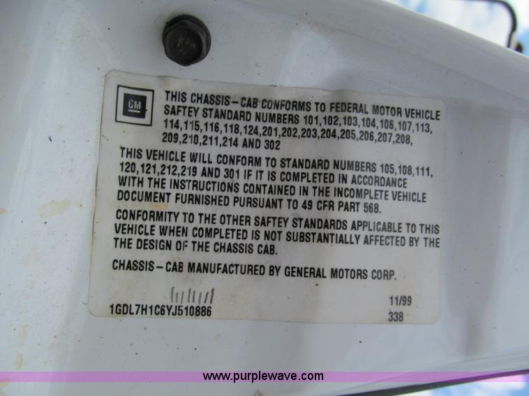 image for item C2300 2000 GMC C7500 dump truck