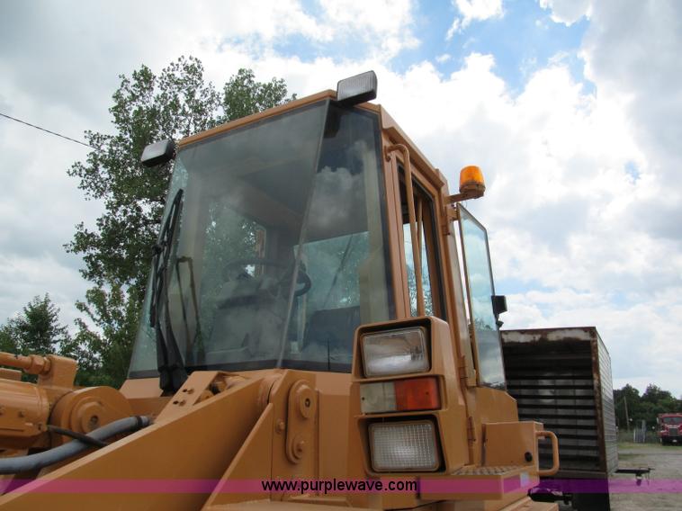 image for item C2303 1994 Case 621B wheel loader