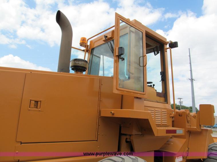 image for item C2303 1994 Case 621B wheel loader