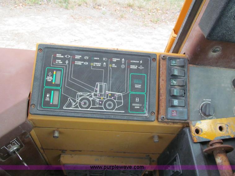 image for item C2303 1994 Case 621B wheel loader