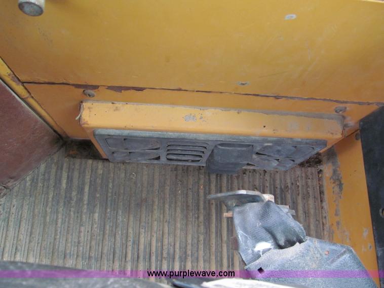 image for item C2303 1994 Case 621B wheel loader