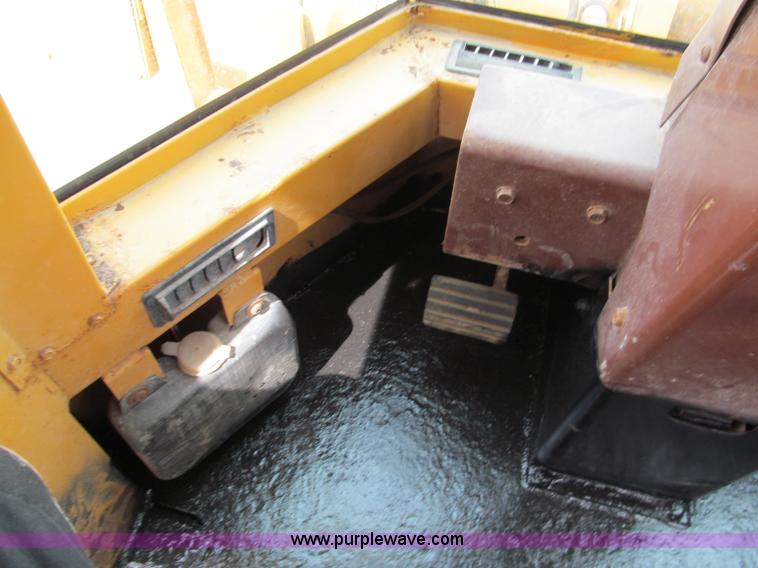 image for item C2303 1994 Case 621B wheel loader