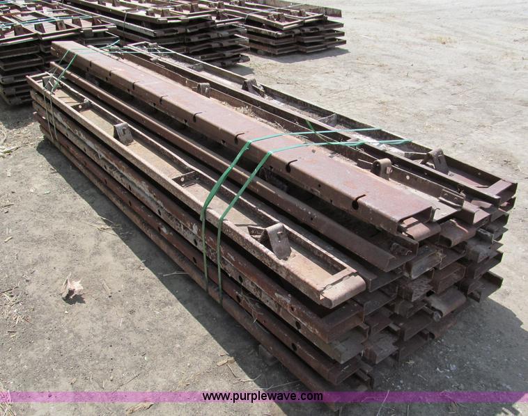 image for item C2305 Concrete curb forms