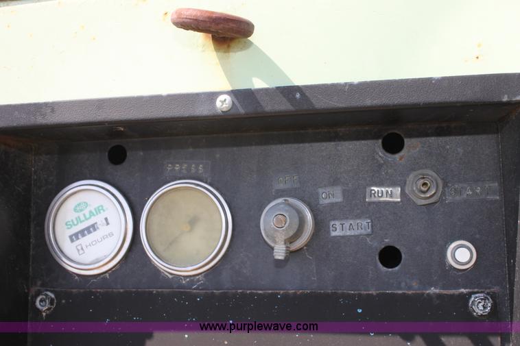 image for item D5184 1999 Sullair 185H air compressor