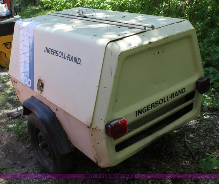 image for item D7833 Ingersoll Rand 100 portable air compressor