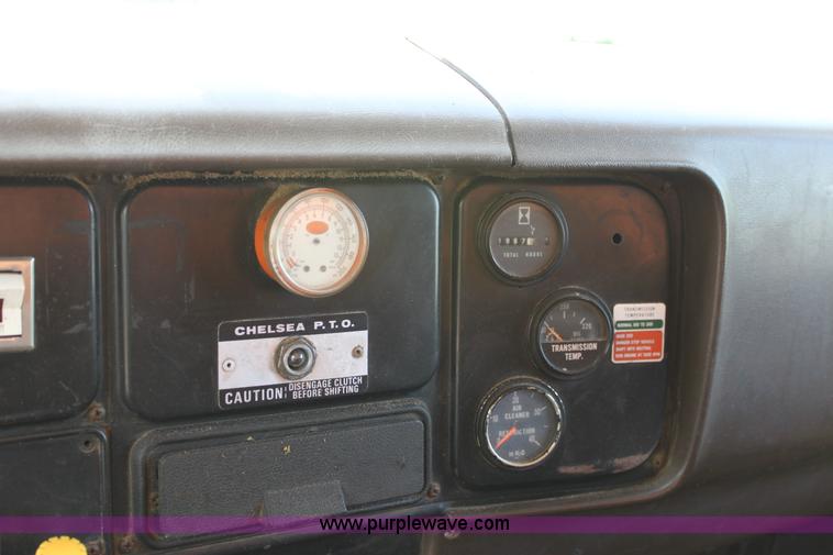 image for item D7835 1981 International S1754 spreader truck