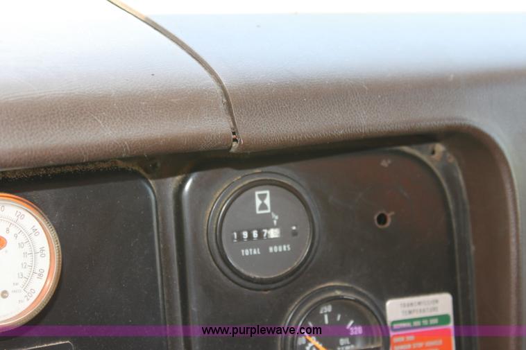 image for item D7835 1981 International S1754 spreader truck