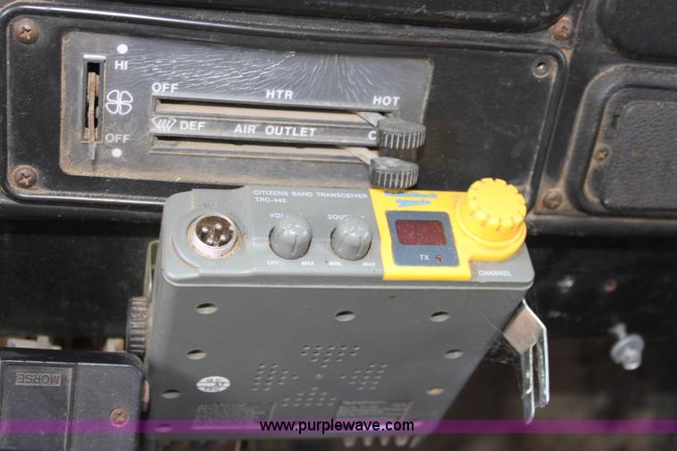 image for item D7835 1981 International S1754 spreader truck