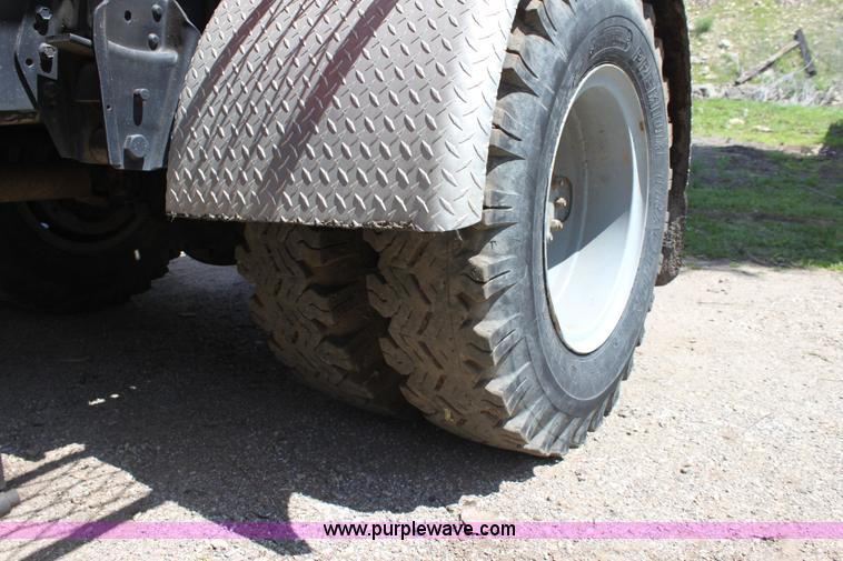 image for item D7835 1981 International S1754 spreader truck