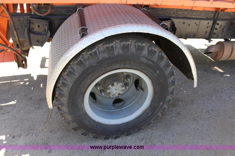 image for item D7835 1981 International S1754 spreader truck