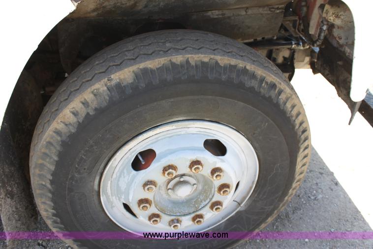 image for item D7835 1981 International S1754 spreader truck