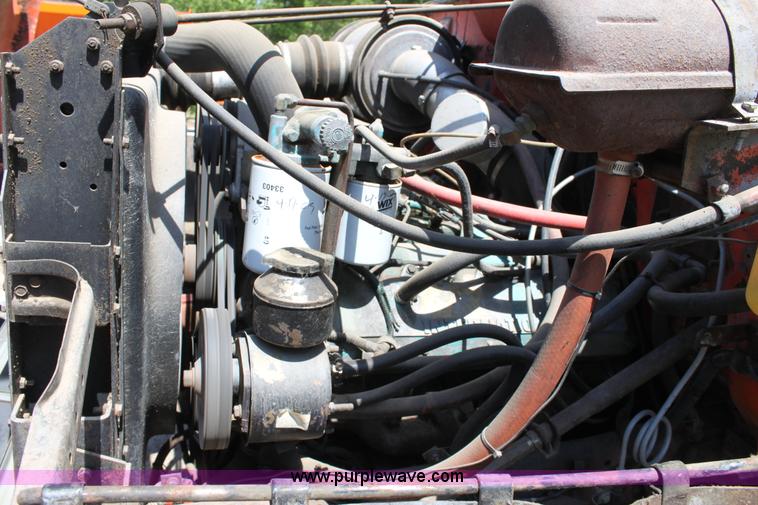 image for item D7835 1981 International S1754 spreader truck