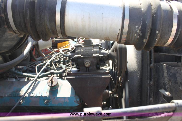 image for item D7835 1981 International S1754 spreader truck