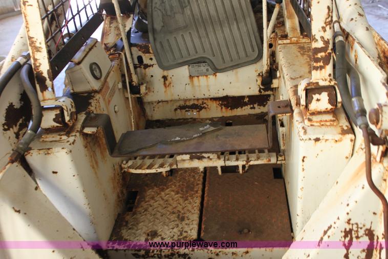 image for item D7838 Melroe Bobcat M600 skid steer