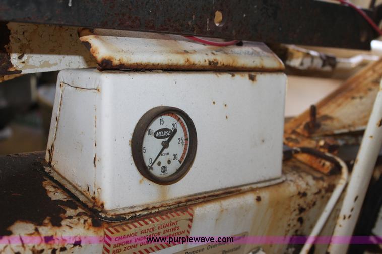 image for item D7838 Melroe Bobcat M600 skid steer