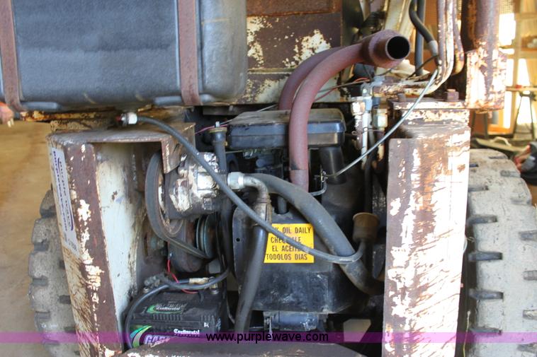 image for item D7838 Melroe Bobcat M600 skid steer