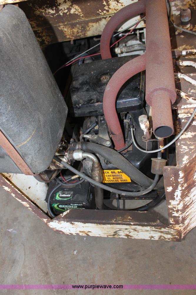 image for item D7838 Melroe Bobcat M600 skid steer